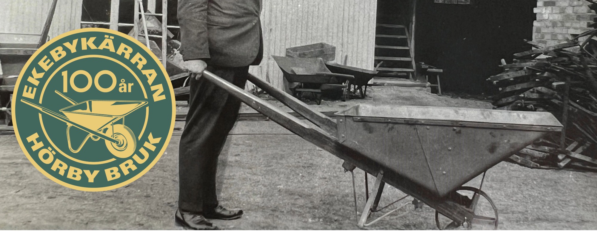 Skottkärra från år 1926 som körs av grundaren Nils-Birger